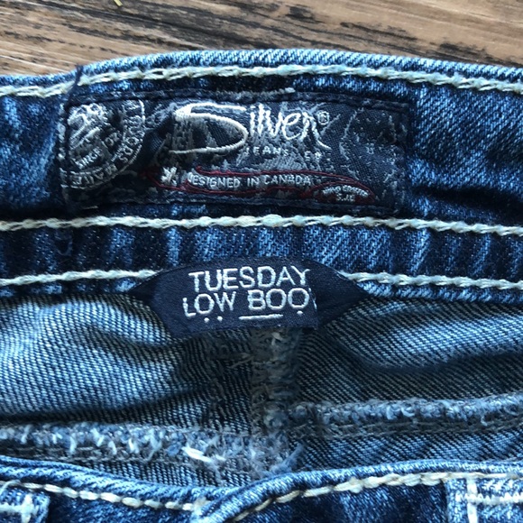Silver Tuesday low bootcut 26/28” distressed jeans - Picture 2 of 16
